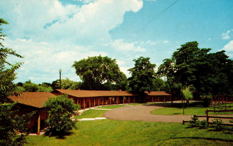 Cedar Lodge Motel - Vintage Postcard
